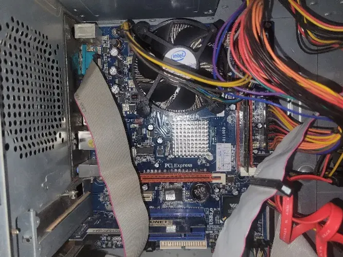 Placa Mãe LGA 775 P7V900-M + Processador Pentium E2160 + Cooler + 1GB DDR2