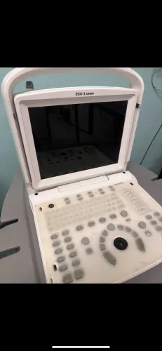 Ultrassom Veterinário Portátil CHISON ECO 3 EXPERT VET  Aparelho em excelente estado.