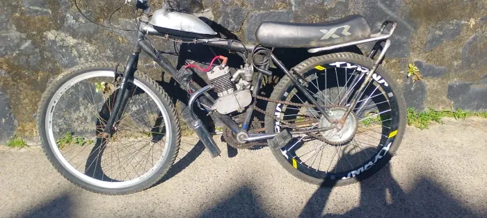 Motorizada para o povo de mobilete toda funcionando o tubo de problema é na embreagem