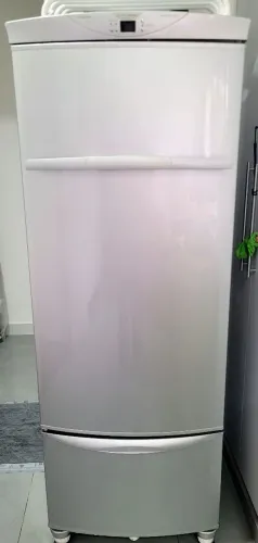 Geladeira Brastemp Clean 330L/110V