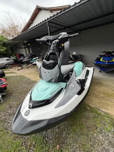 Jet ski GTX PRO 2025 com som 