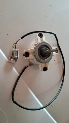 Motor Condensadora Samsung modelo DB31-00431A usado