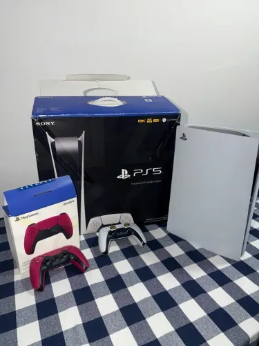 PlayStation 5 Edição Digital + 2 Controles + Caixa Original