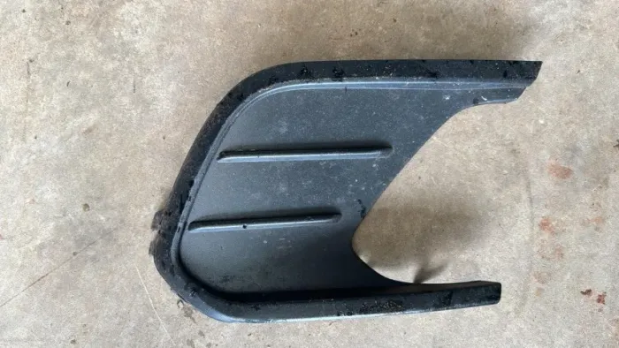 GRADE DO MILHA DIREITA VW POLO