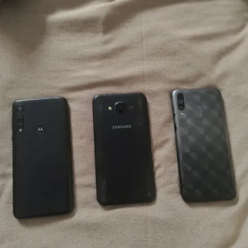 3Celulares: Samsung m30, Samsung J7neo e Motorola G8 play
