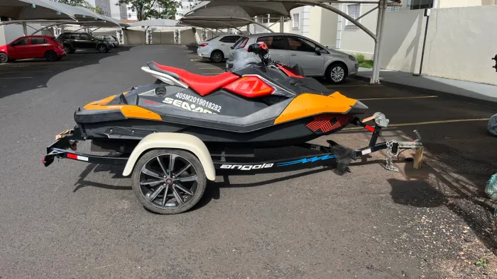 Vendo ou troco jet ski spark trixx 