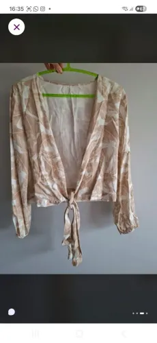 Camisa feminina floral bege
