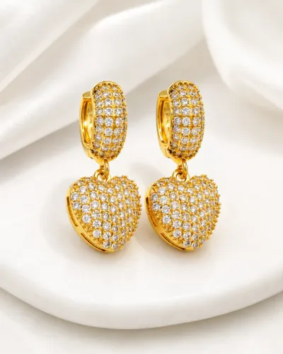 Argolinhas micro cravejadas com zircônias cristais banhadas a ouro