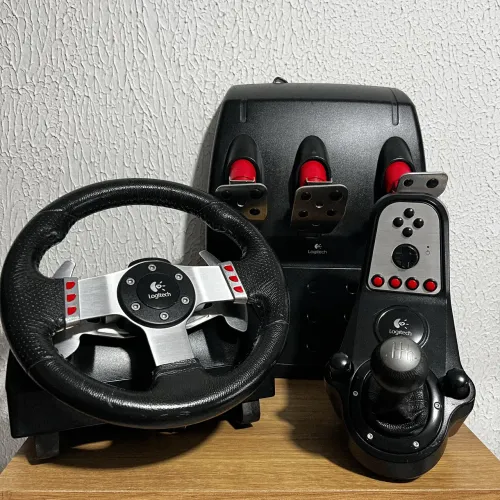Volante Logitech G27 Completo - PC, Playstation 2 e 3