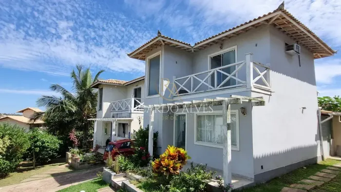 Casa em Búzios com 3 quartos em condomínio