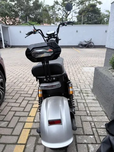 Scooter Elétrica 2000W  Seminova 500 km