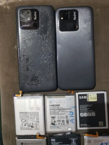 Celular sucata pra aproveitar peça baterias funciona tudo ok