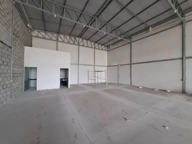 GALPÃO NOVO, COM 300 M² NO ANEL VIÁRIO