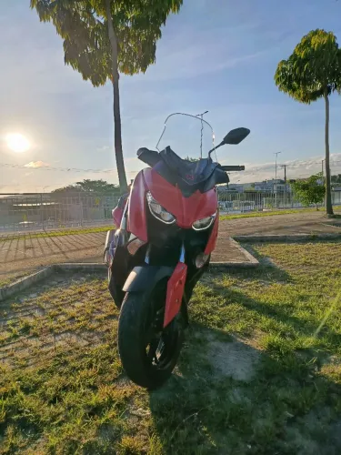 *YAMAHA XMAX 250 CC ESTADO DE NOVA 