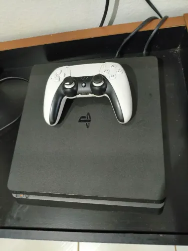 PS4 SLIM COM 1 CONTROLE