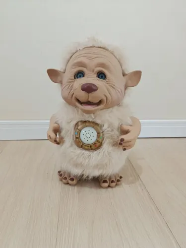 Yano - Boneco Contador de Histórias Funcionando