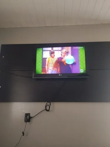 Vendo TV 32 polegadas funcionando tudo com controle valor 430.00 cont Wats 45.9. *