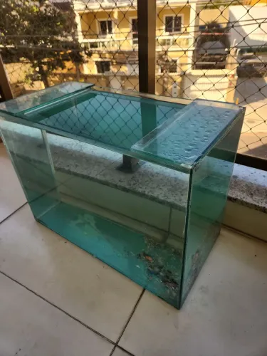 Aquário 80L em bom estado