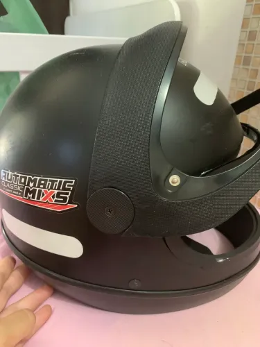 Vendo capacete tamanho 58