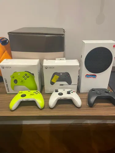 XBox Series S 512Gb c/3 controles