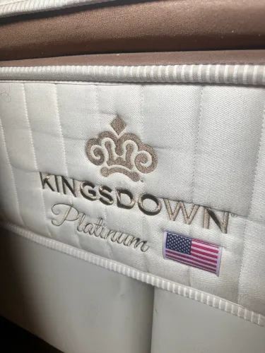 Kingsdown Platinum Premium: Conforto de Elite Americano + Box Euro