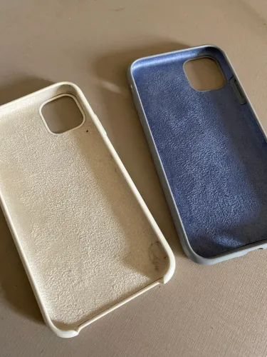 Vendo 2 capinhas de iPhone 11