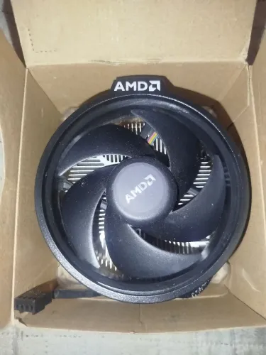 Cooler box AMD na caixa