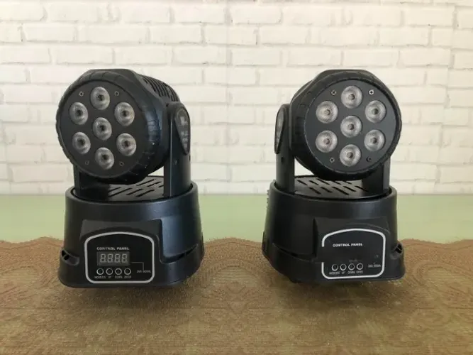 Mini Moving Head 7 LEDs 10W RGBW DJ