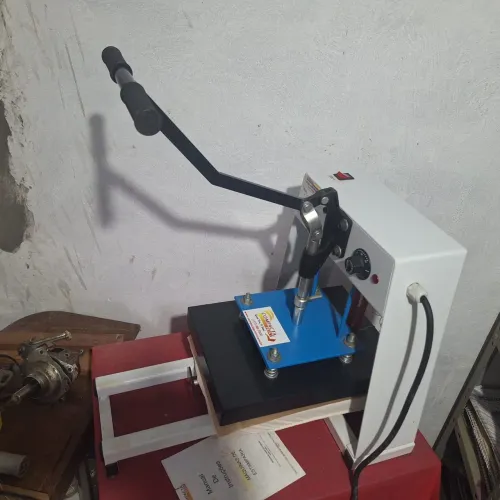 Vendo Máquina para estampas em geral 