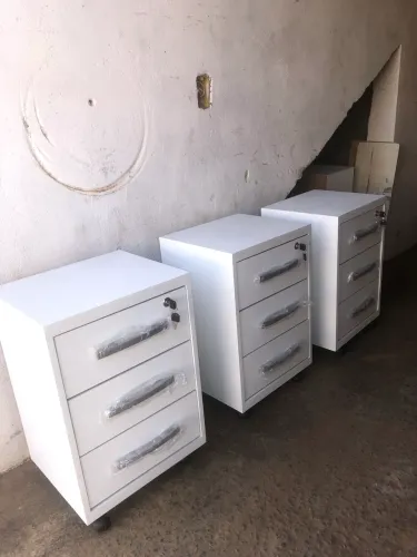 Gaveteiros ou criado mudo