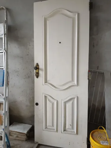 Vendo porta madeira macisa com fechadura e forra watts * 