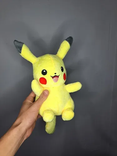 Pelúcia do pikachu 