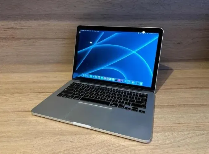 MacBook Pro 13 - i5, 8gb, ssd 256gb