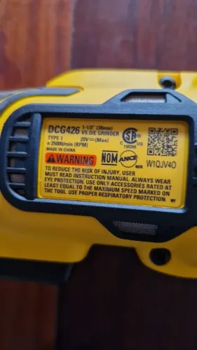 Retificadora Dewalt DCG428 nova, nunca usada. Não acompnha bateria.