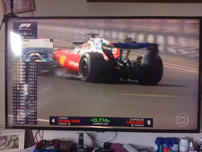 vendo uma tv smart 58 polegadas