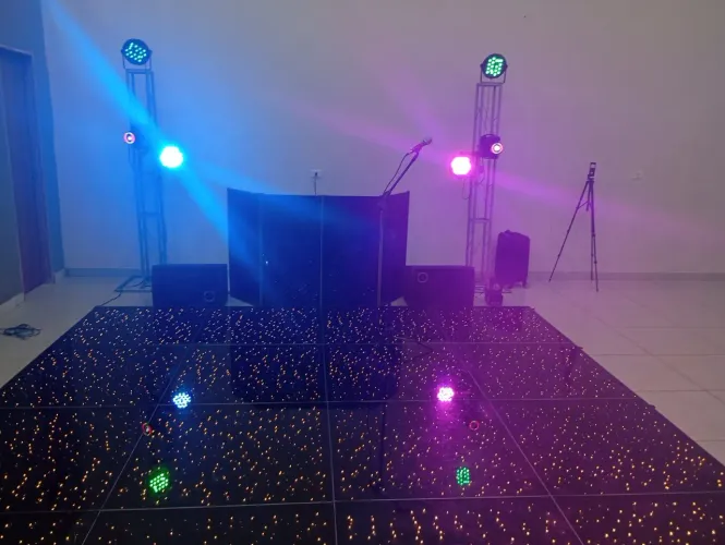 Pista paris, som, iluminação e dj