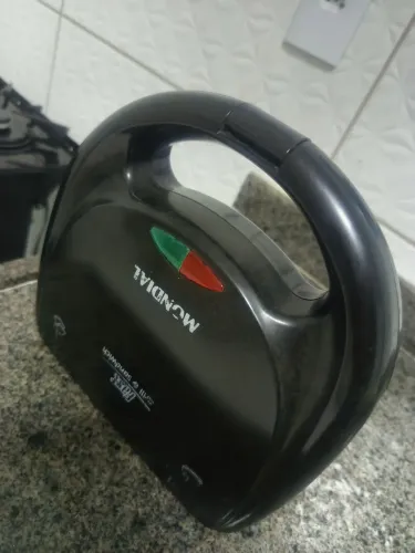 Vendo Sanduicheira Elétrica
