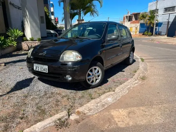 Renault Clio RT/ Privilège 1.6 16V 5P 2001