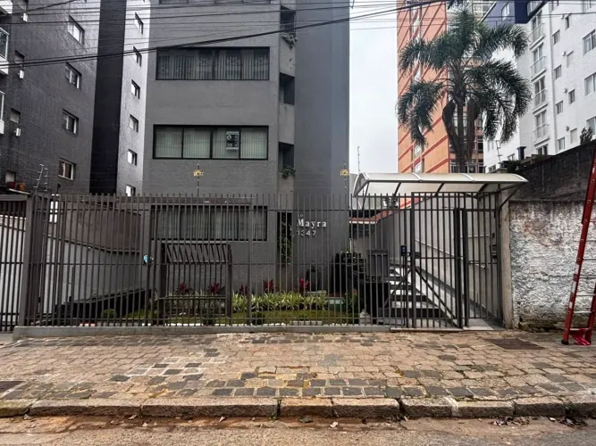 Vende-se grade com portão de pedestres.