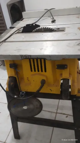 Vendo serra elétrica Stanley 