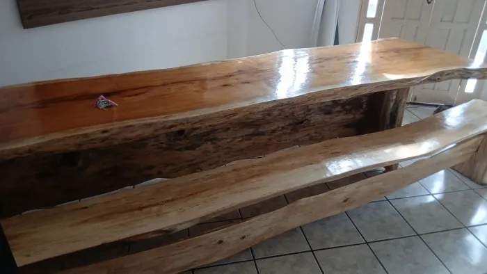Mesa de madeira rústica