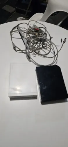2 Nintendo WII 1 DESBLOQUEADO E OUTRO NAO