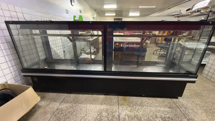 Balcão Expositor Vanguard Top Gancheira Refrimate 3 Metros Seminovo