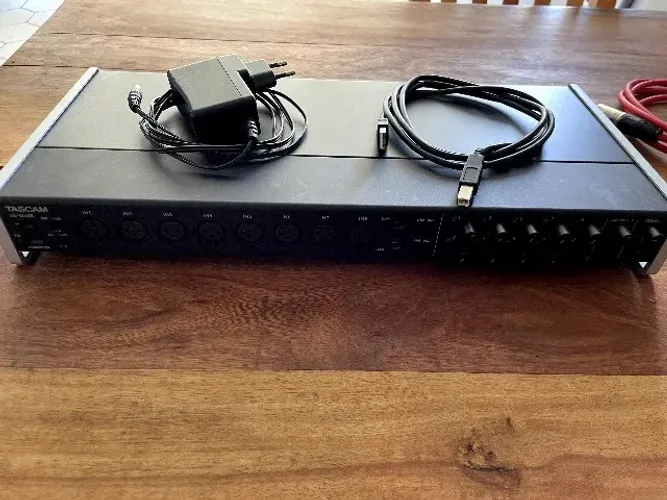TASCAM 16x08 INTERFACE DE AUDIO 