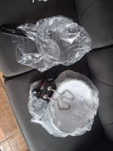 Vende-se Fritadeira elétrica 5 L. 110 volt