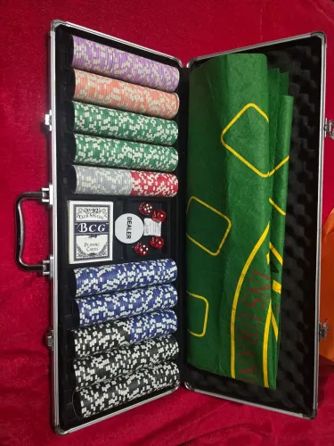 Maleta De Poker Jogo Com 500 Fichas Sem Numeração