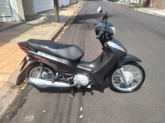 Vende-se Biz 2015 ES (Partida elétrica) Unica dona. Aceito biz de menor valor