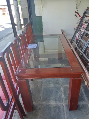 MESA COM 6 CADEIRAS
