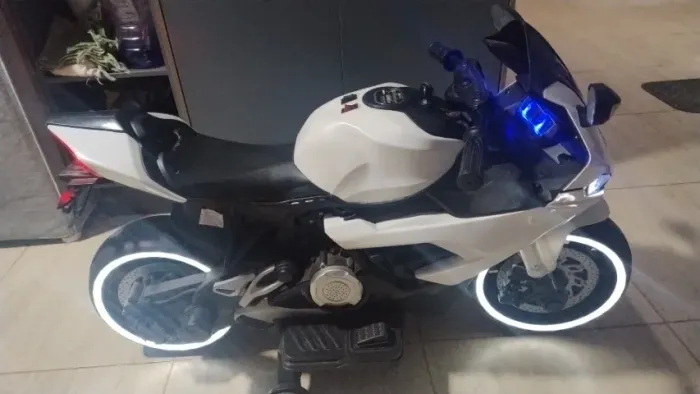 Moto elétrica infantil