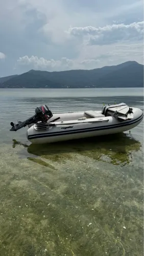 Bote em excelente estado com carreta rodoviaria nova